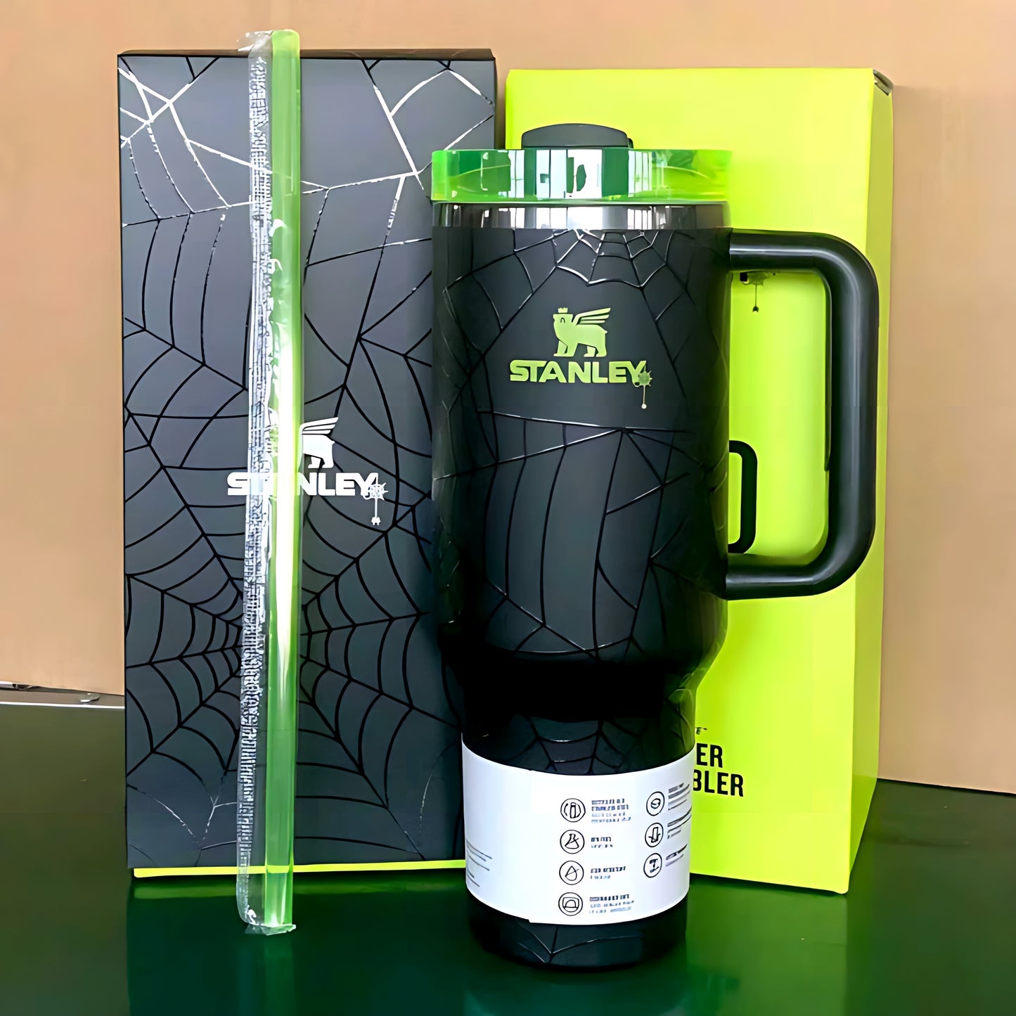 Stanley Halloween Quencher H2.0 FlowState™ Tumbler (40 oz)